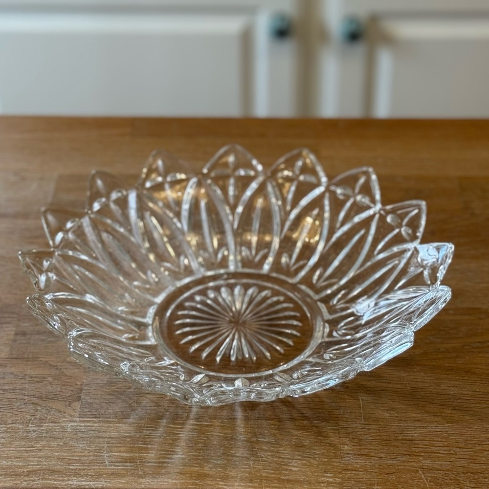 Vintage MCM Federal Glass Petal Pattern Clear Serving Bowl - 10 inch